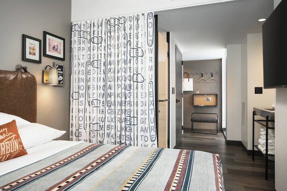 Фото Moxy Louisville Downtown