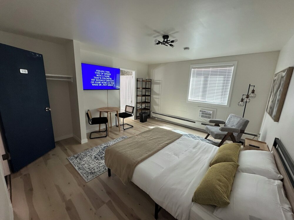 Фото Commercial Hotel