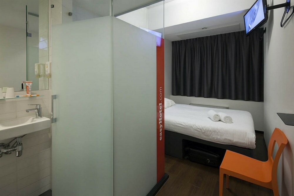 Фото EasyHotel Rotterdam City Centre