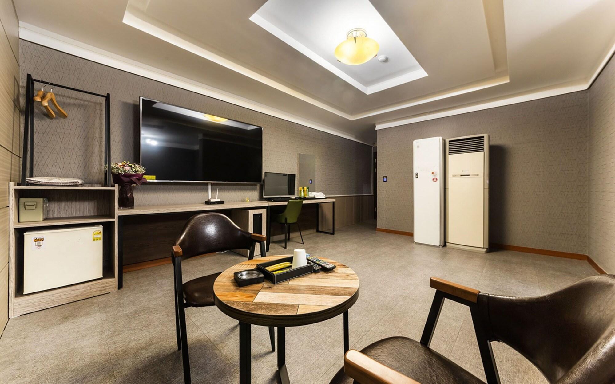 Фото Hotel No. 1