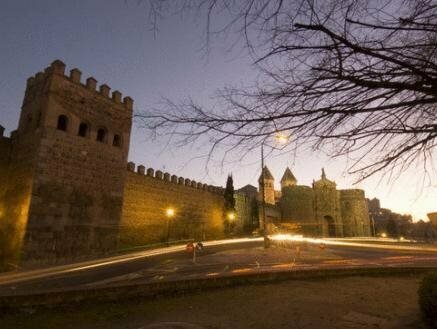 Гостиница Apartamentos Hospederia de los Reyes в Толедо