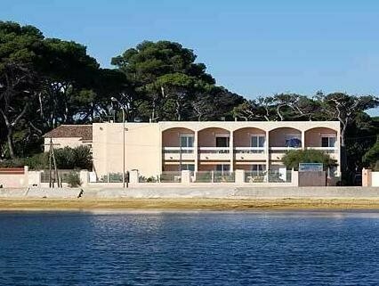 Гостиница Les Stoechades в Тулоне