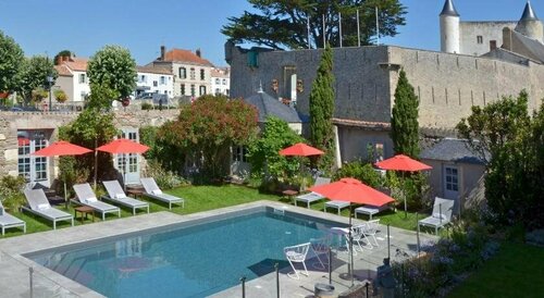 Гостиница Le General d Elbee в Ле-Сабле-д'Олоне