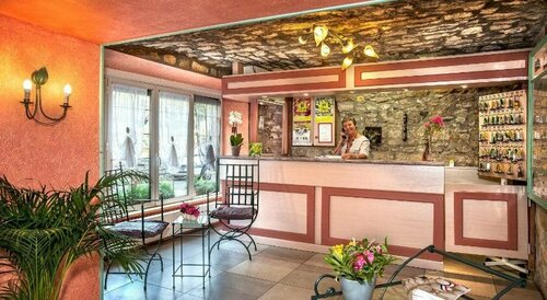 Гостиница Hotel Family and SPA в Флораке