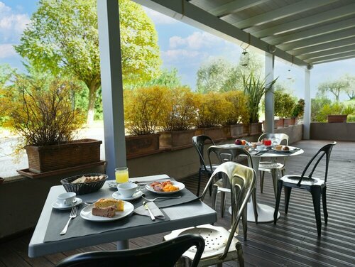 Гостиница La Meridiana Bleisure Hotel в Умбрии