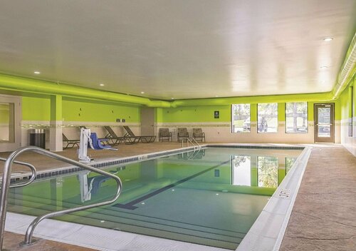 Гостиница La Quinta Inn & Suites by Wyndham Cleveland Airport West в Береа