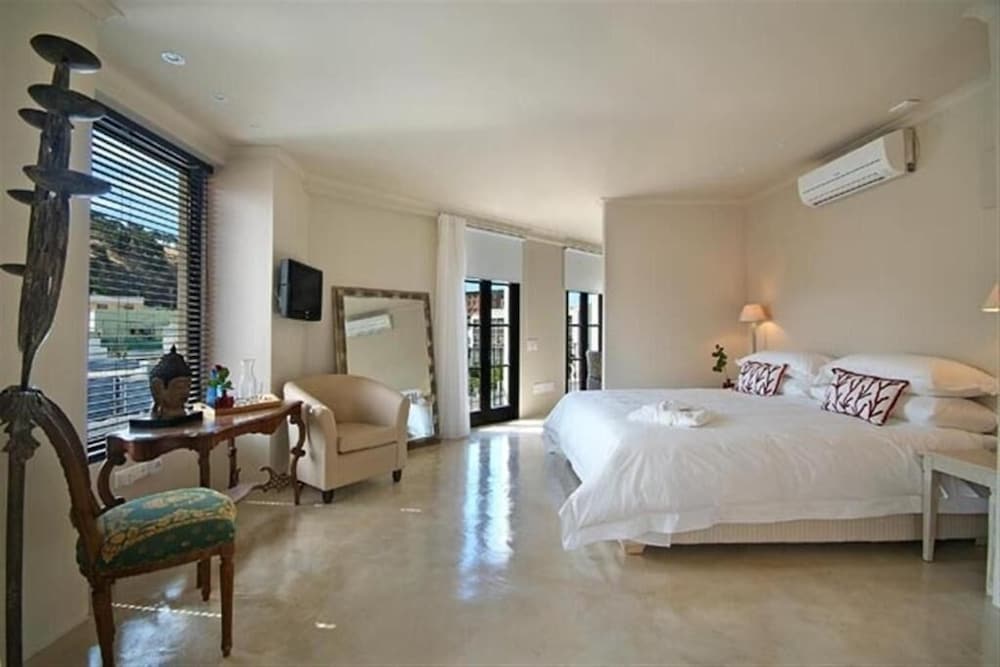 Фото Rouge on Rose Boutique Hotel
