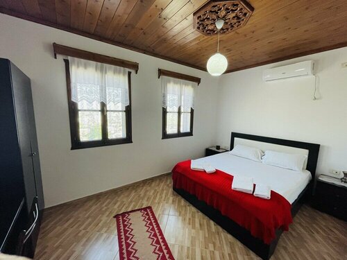 Гостиница Denis Guest House в Области Гирокастра