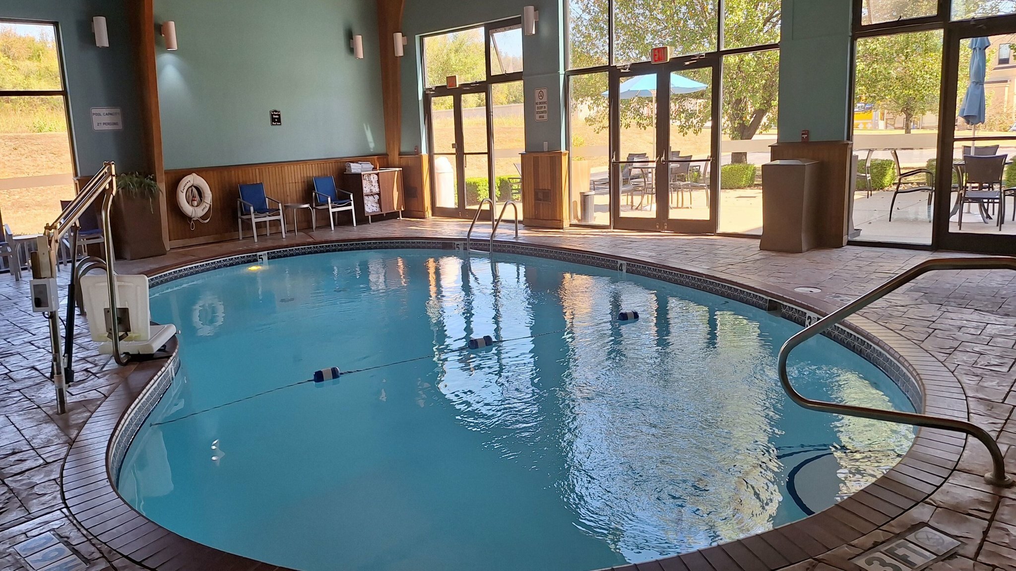 Фото Holiday Inn Express & Suites Harrison