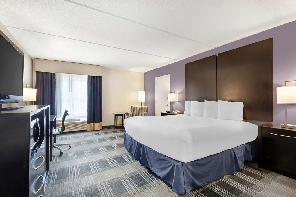 Фото Best Western Hartford Hotel & Suites