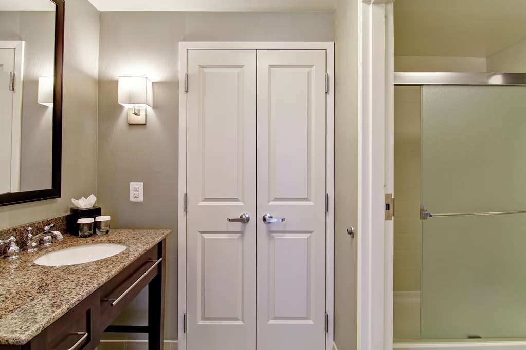 Фото Homewood Suites by Hilton Woodbridge