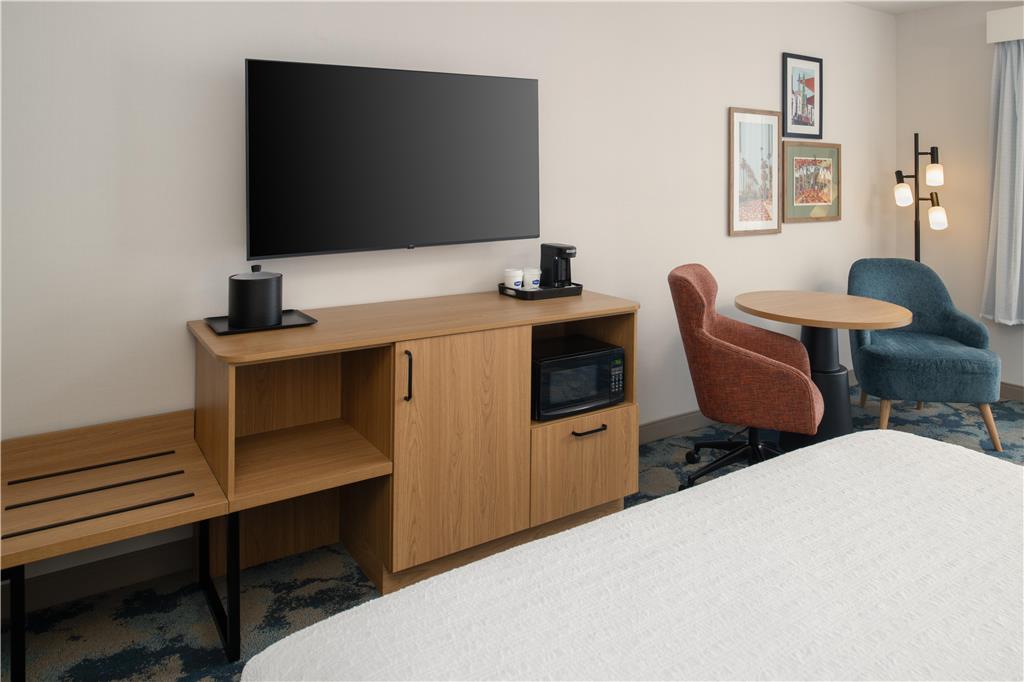 Фото Holiday Inn Express North Hollywood - Burbank Area, an Ihg Hotel