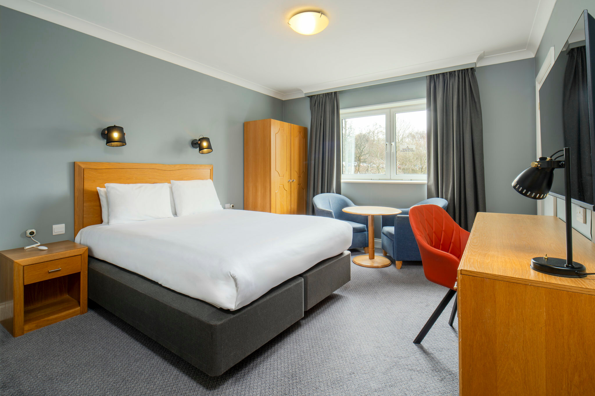 Фото Holiday Inn Edinburgh