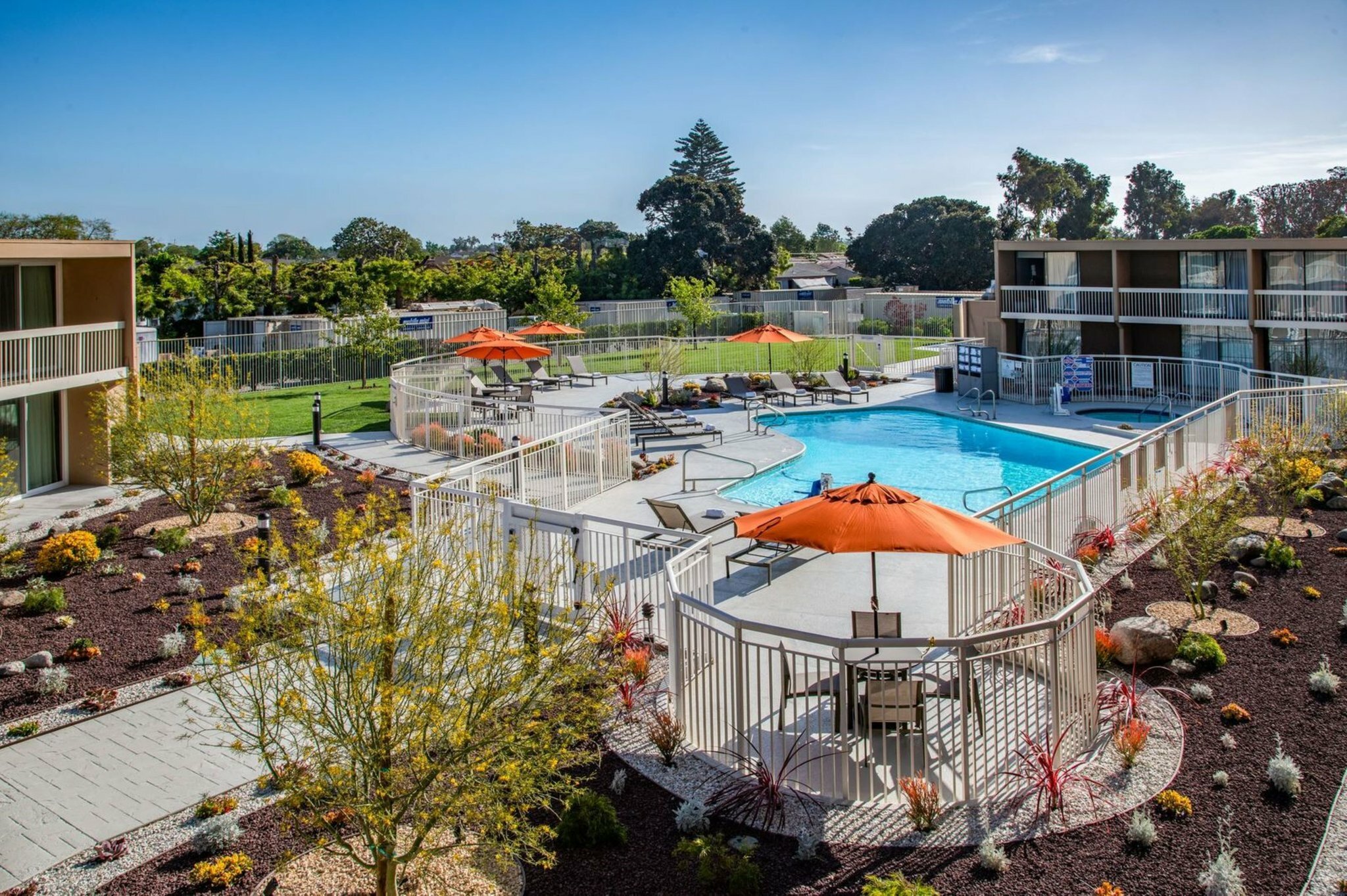 Фото Courtyard by Marriott Oxnard Ventura
