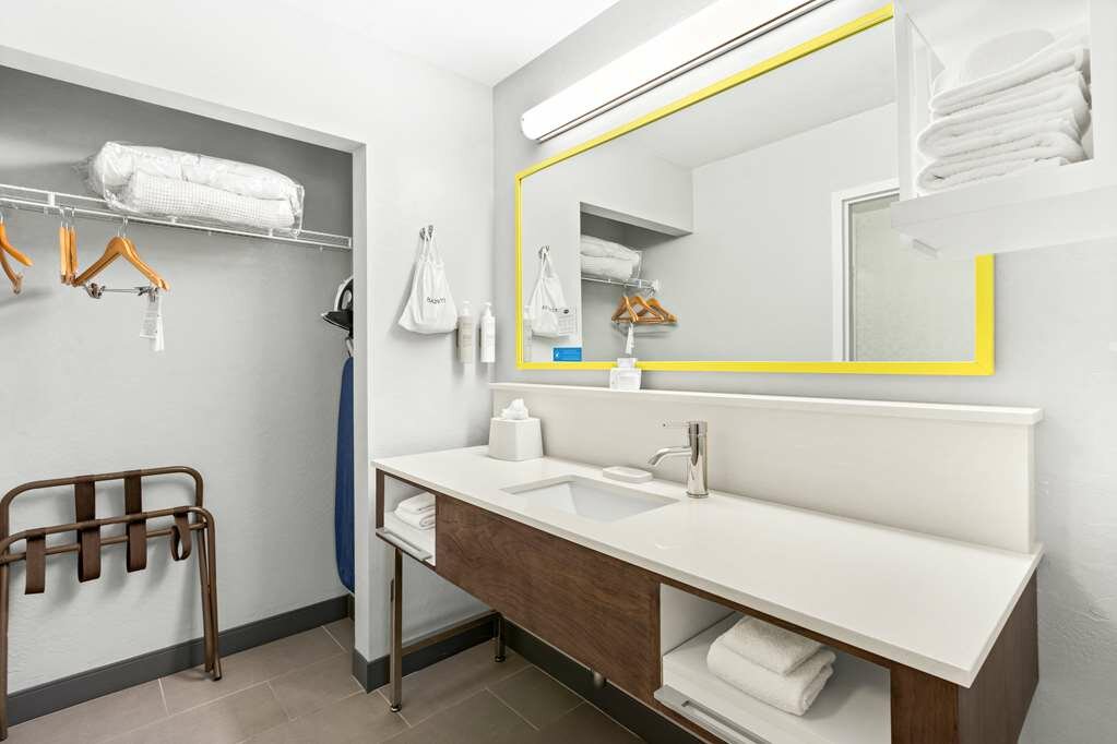 Фото Hampton Inn & Suites Phoenix-Goodyear