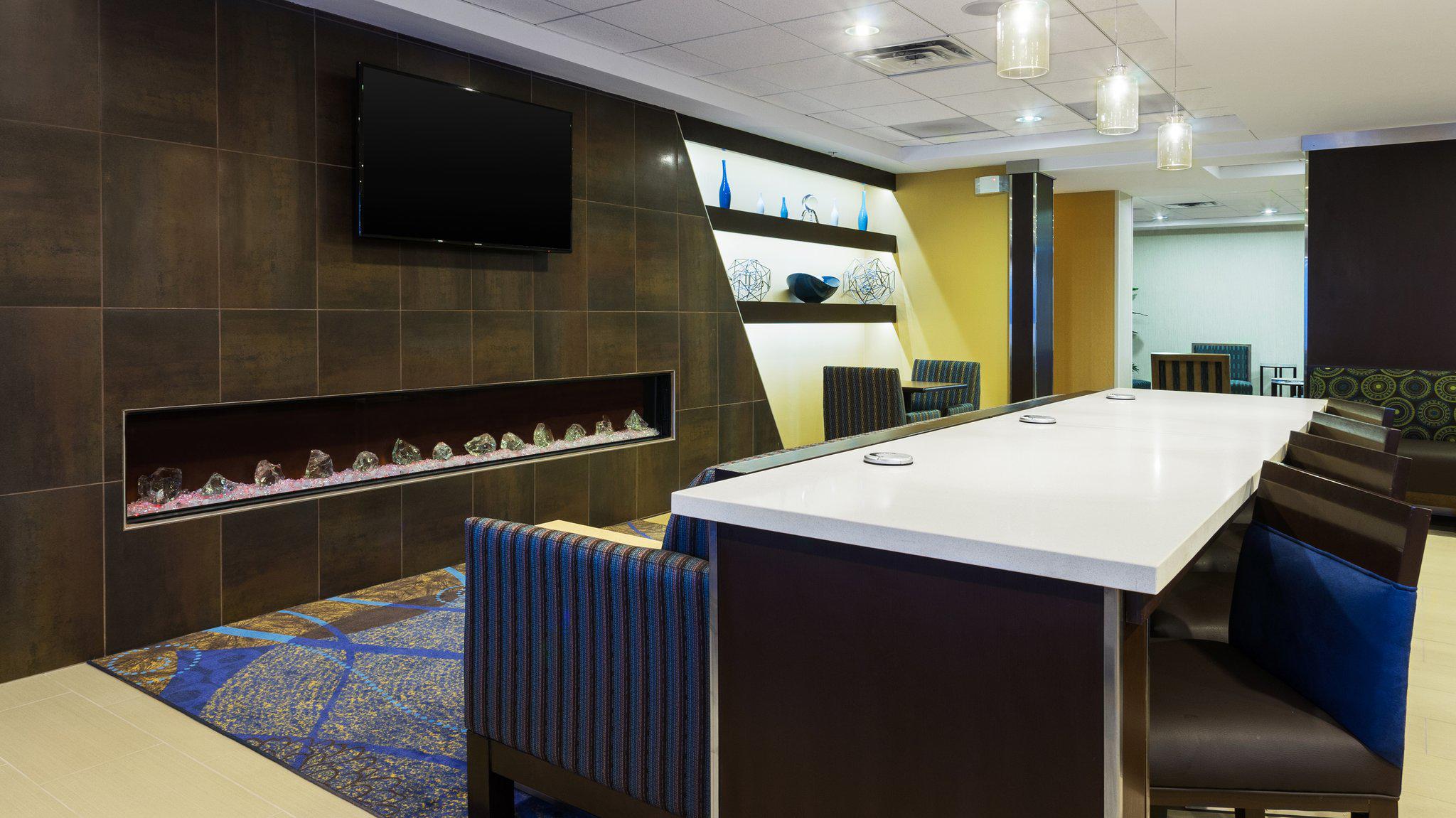 Фото Holiday Inn Express & Suites Midland Loop 250, an Ihg Hotel
