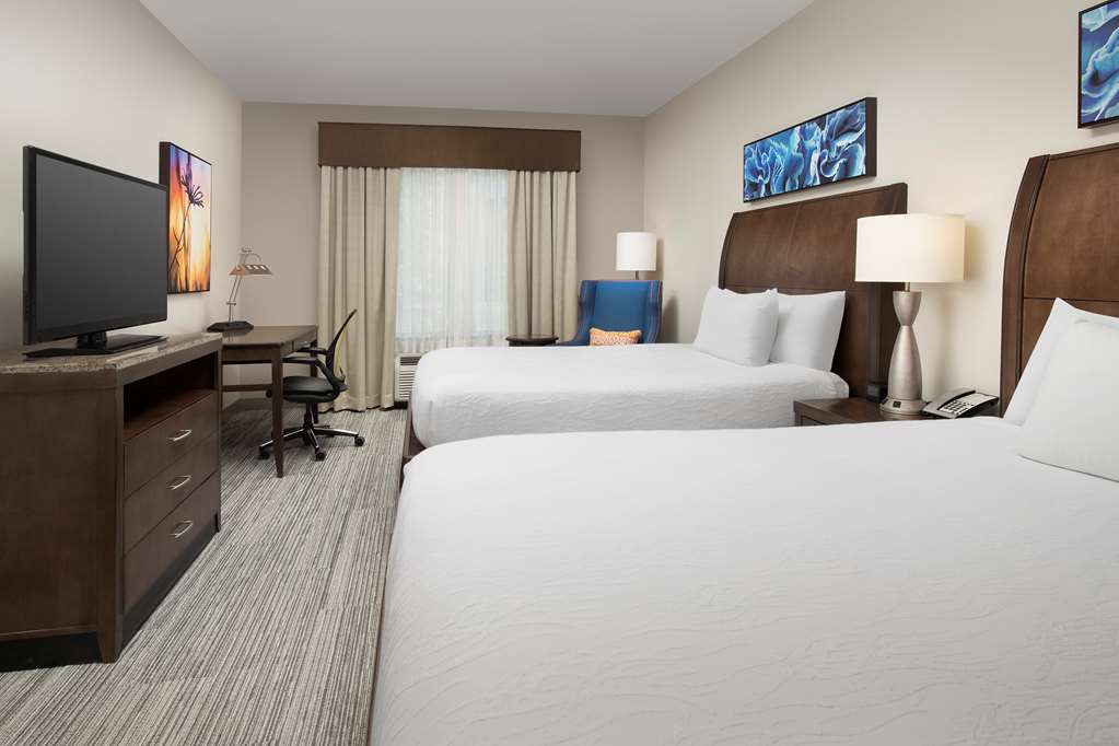 Фото Hilton Garden Inn Charlotte Airport