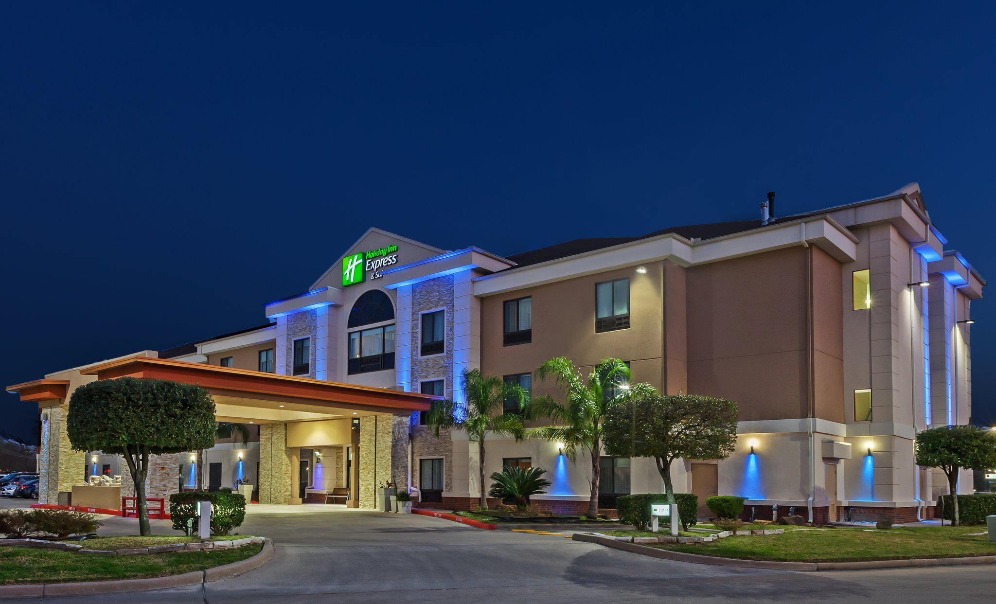 Фото Holiday Inn Express Hotels & Suites East Houston, an Ihg Hotel