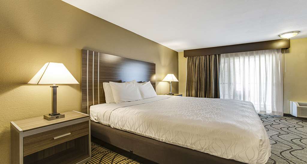 Фото SureStay Plus Hotel by Best Western Sacramento North