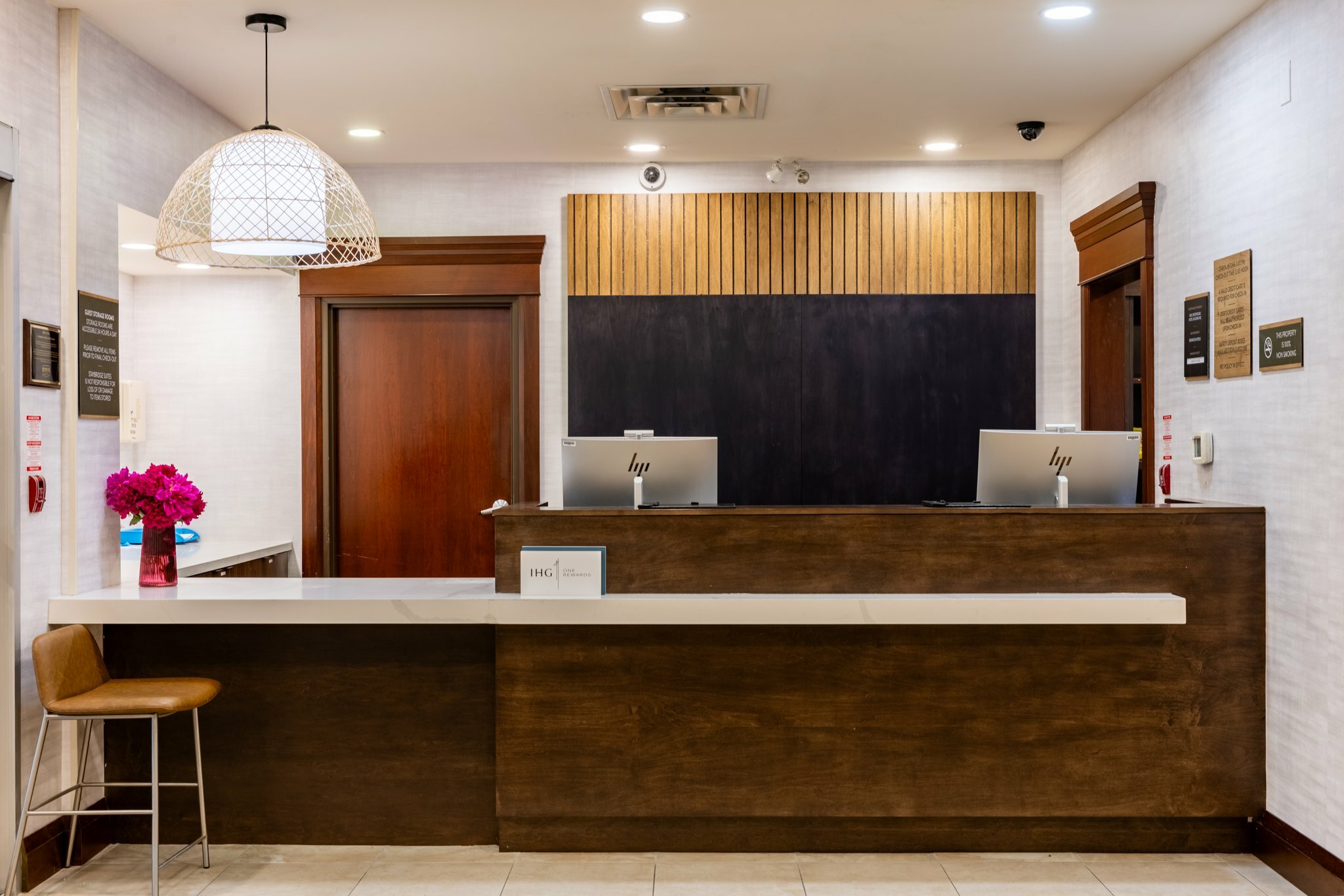 Фото Staybridge Suites London