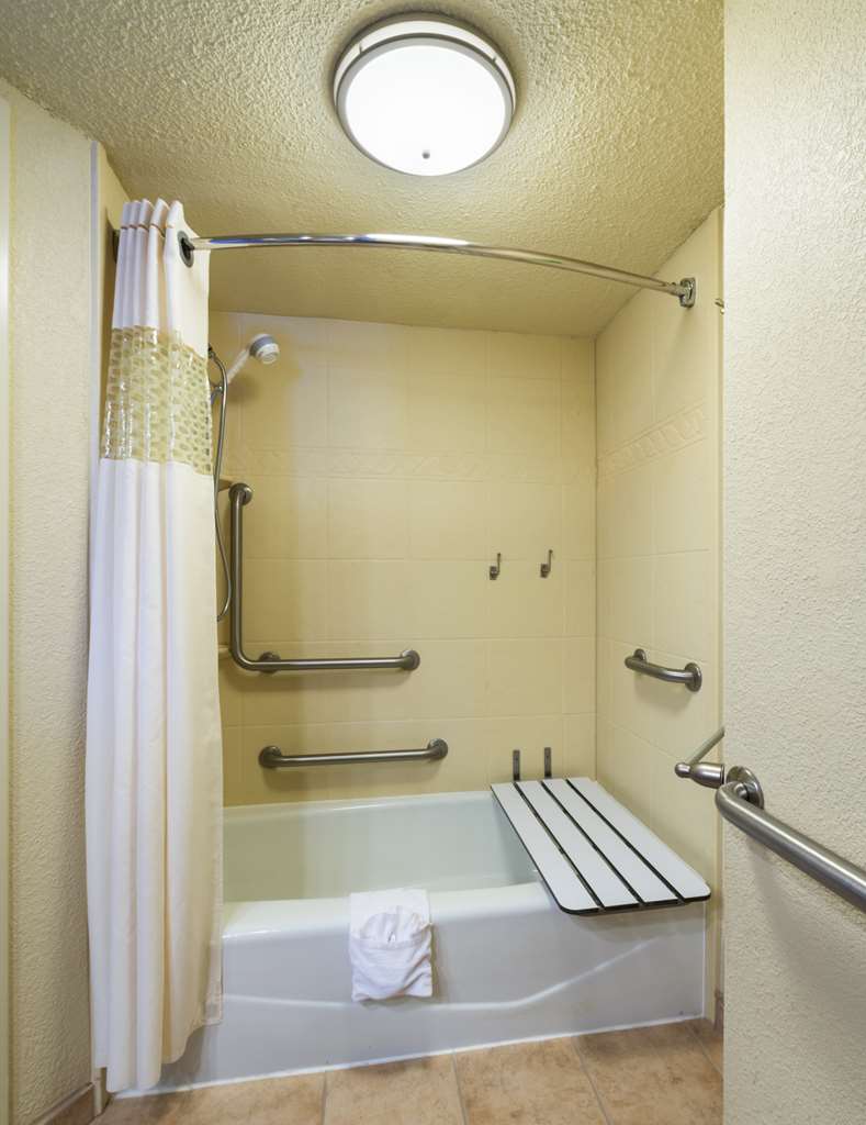 Фото Hampton Inn Baton Rouge - I-10 & College Dr