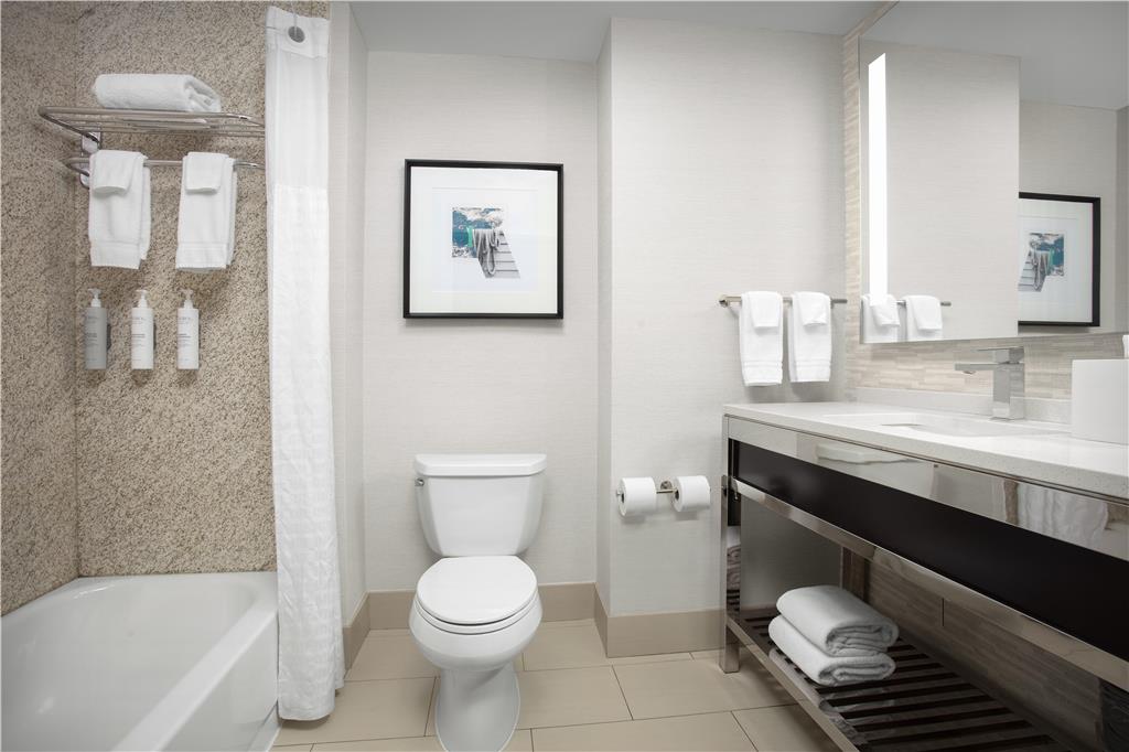 Фото Hilton Garden Inn Portsmouth Downtown