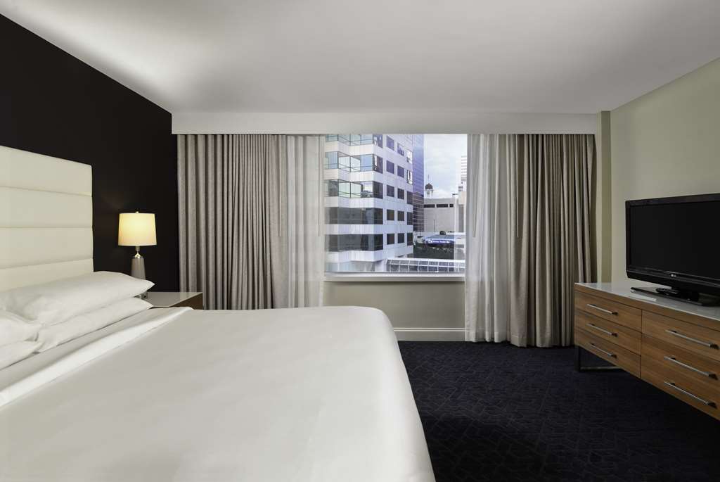 Фото Hotel Tampa Riverwalk