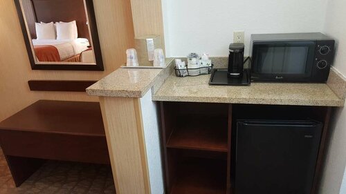Гостиница Best Western San Dimas Hotel & Suites в Помоне