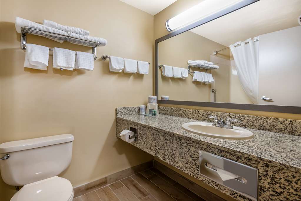 Фото Best Western Strathmore Inn