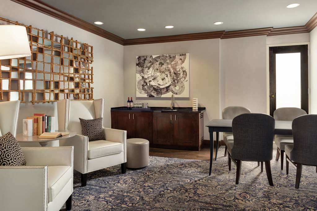Фото Hilton Checkers