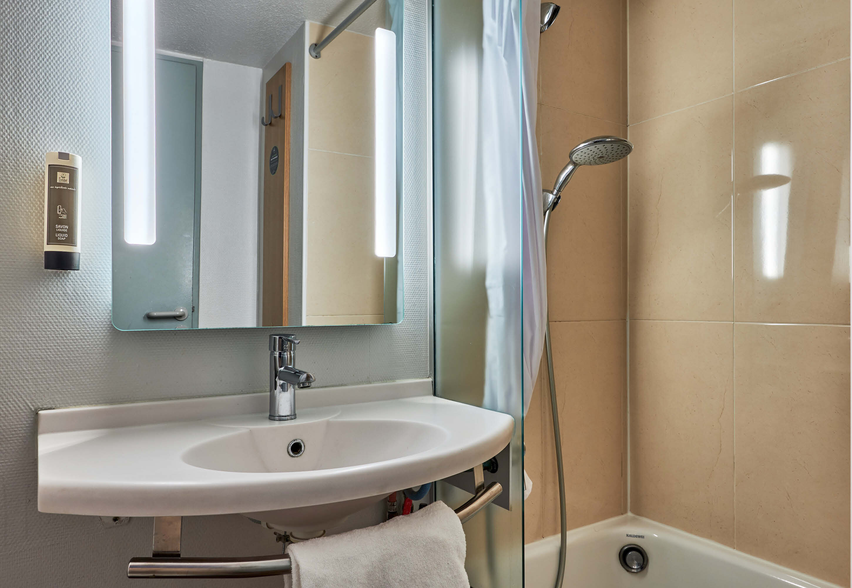 Фото B&b Hotel Caen Sud