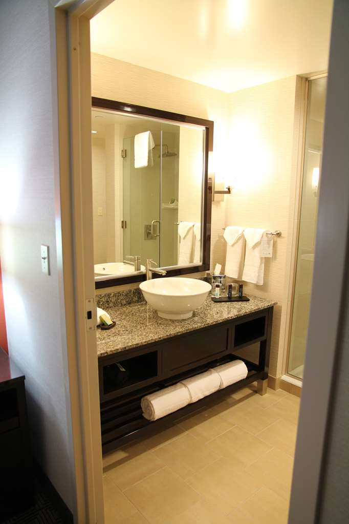 Фото Embassy Suites Ontario Airport