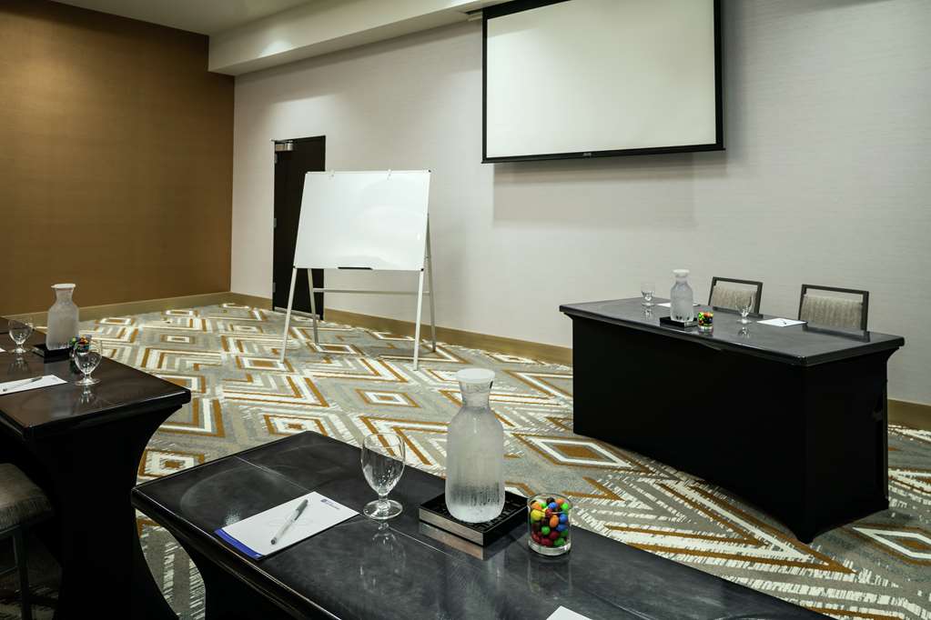 Фото Hilton Garden Inn Seattle Bellevue Downtown, Wa