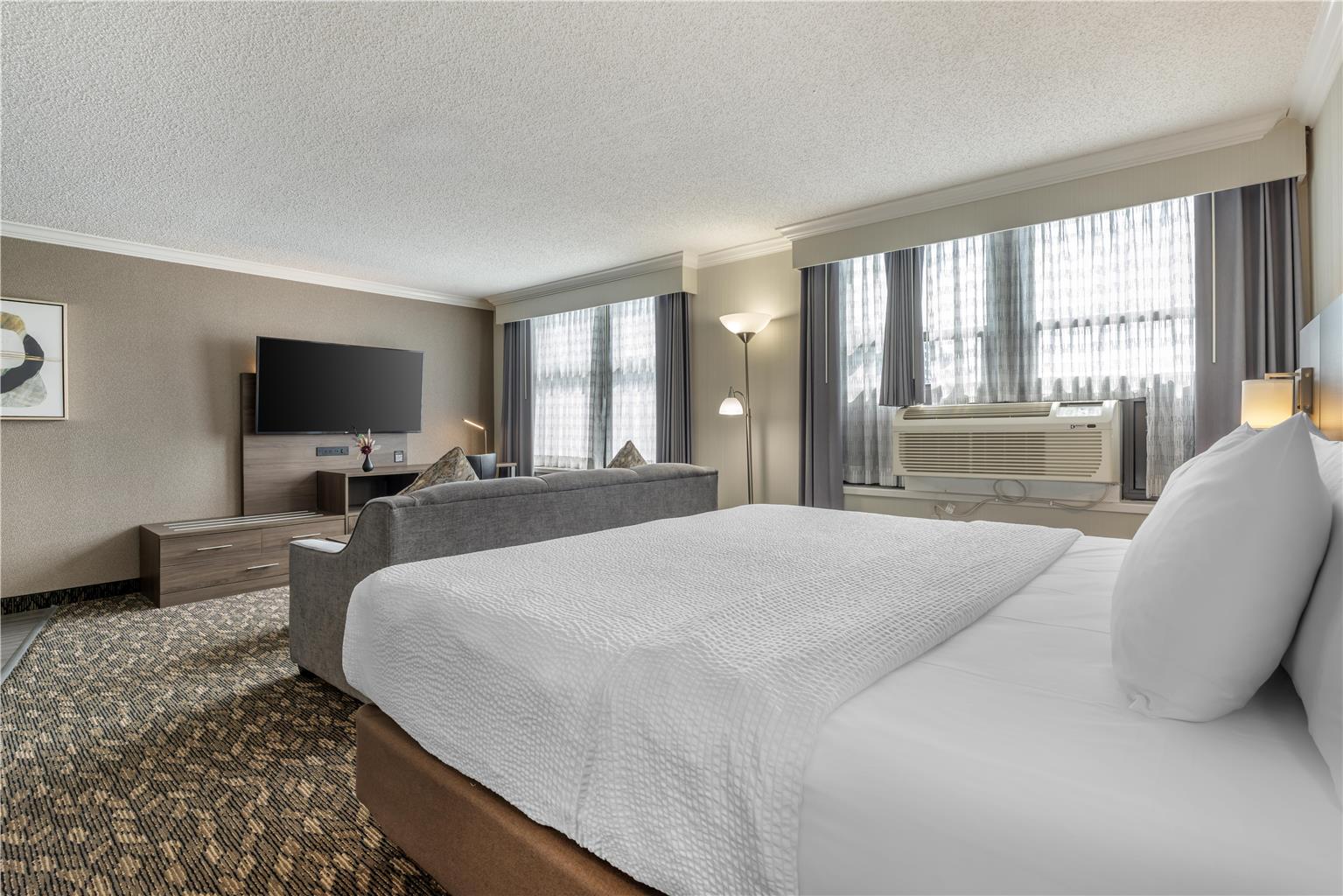 Фото Best Western Plus Carlton Plaza