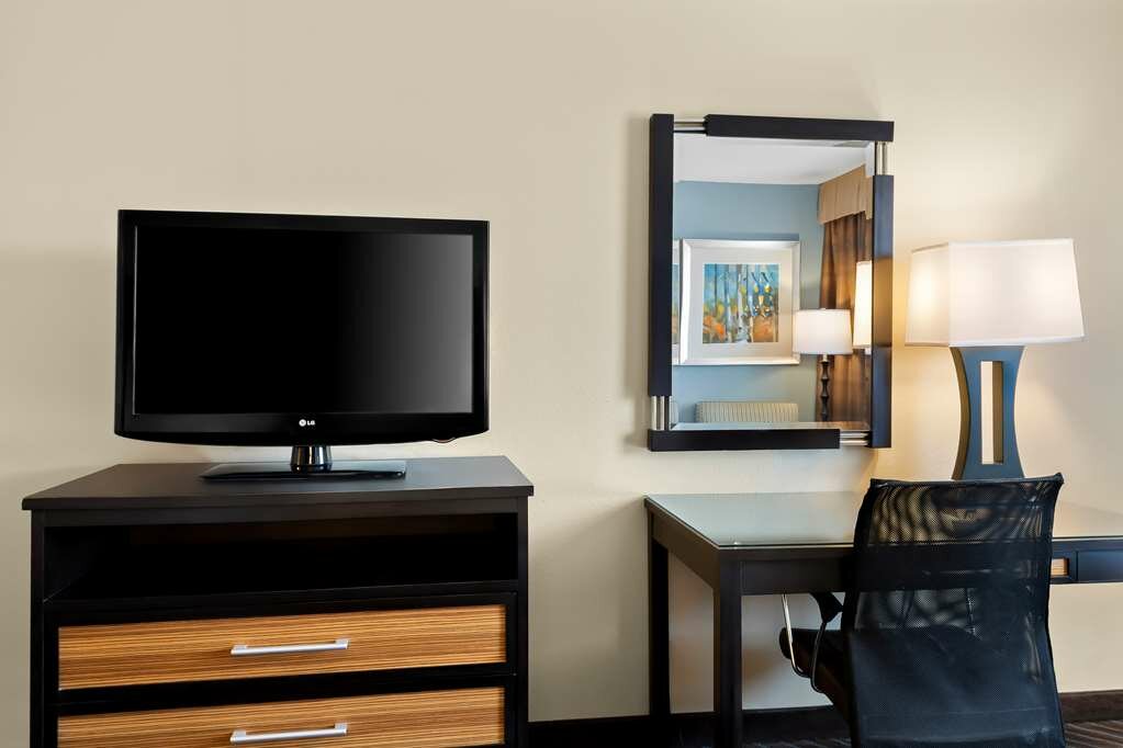 Фото Best Western Newport Inn