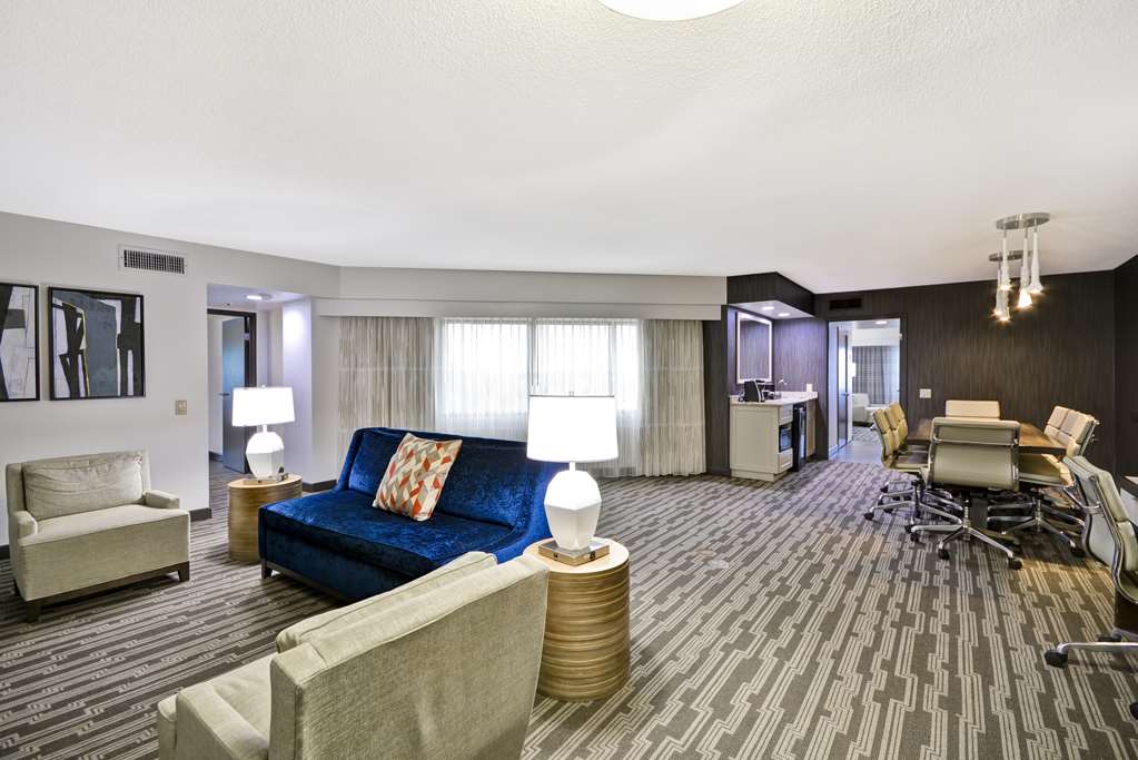 Фото Embassy Suites Hotel Charlotte