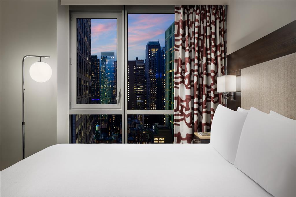 Фото Hilton Garden Inn New York-Times Square Central