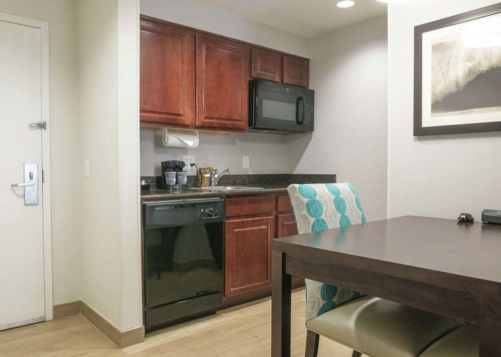 Фото Homewood Suites by Hilton Miami Airport West