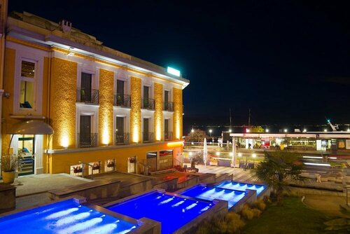 Гостиница Hotel Alizé The Originals Boutique в Эвиан-ле-Бене