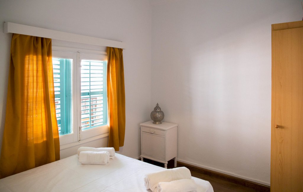 Фото Hostal Sunset Ibiza