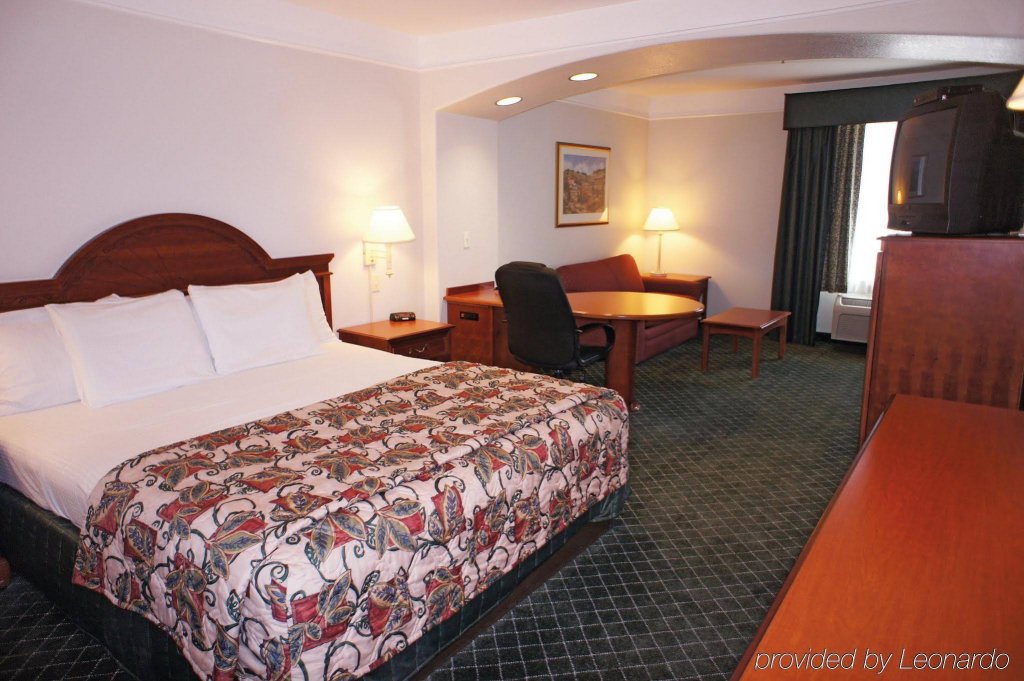 Фото La Quinta Inn & Suites by Wyndham Manteca - Ripon
