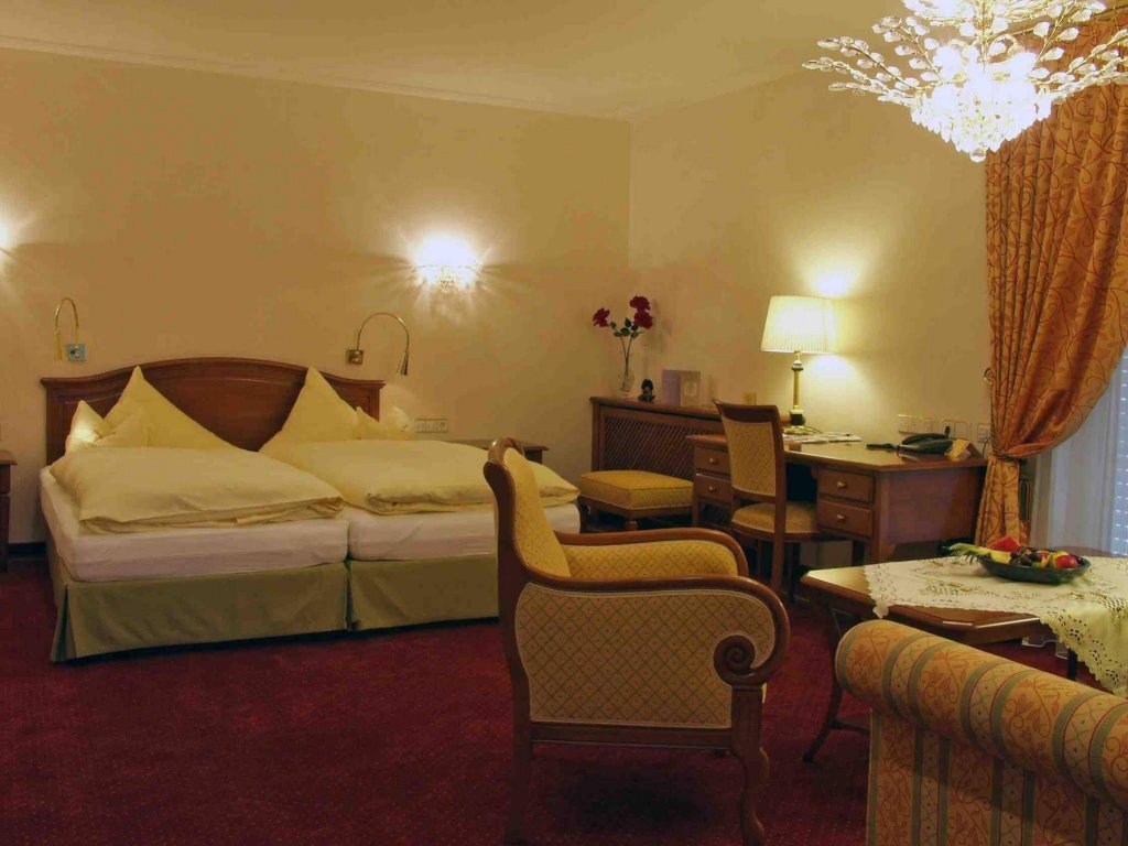 Фото Akzent Hotel Restaurant Altdorfer Hof