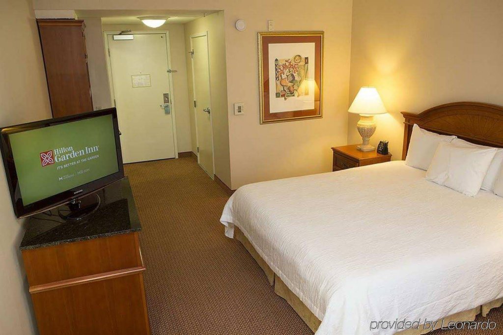 Фото Hilton Garden Inn Oakland/San Leandro