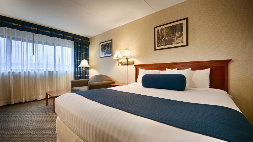 Фото Comfort Inn & Suites Downtown Tacoma