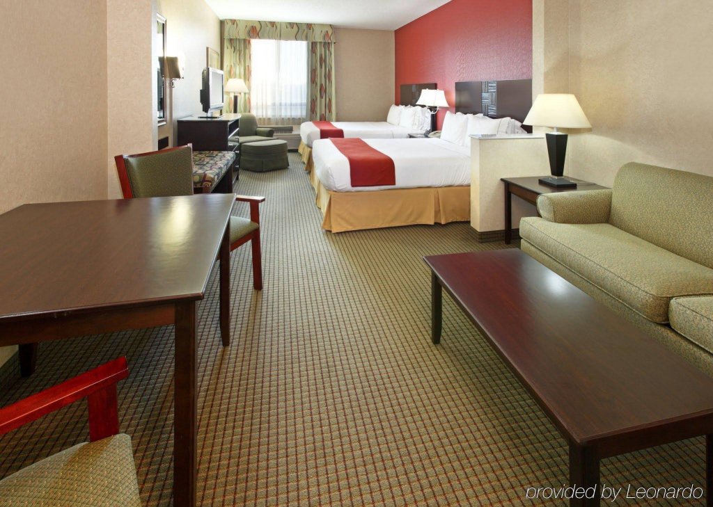 Фото Holiday Inn Express & Suites Harrison