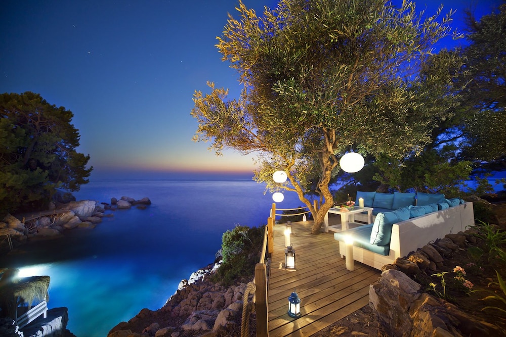 Фото Nautical Hotel