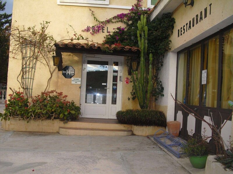 Гостиница Hôtel les Mimosas