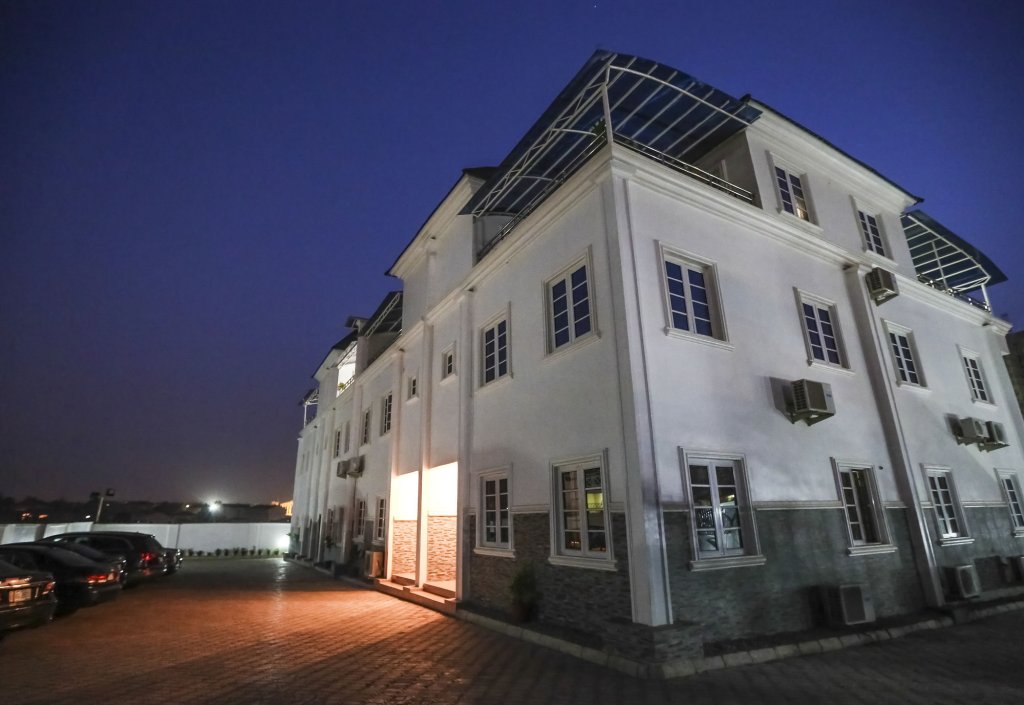 Фото отеля 1