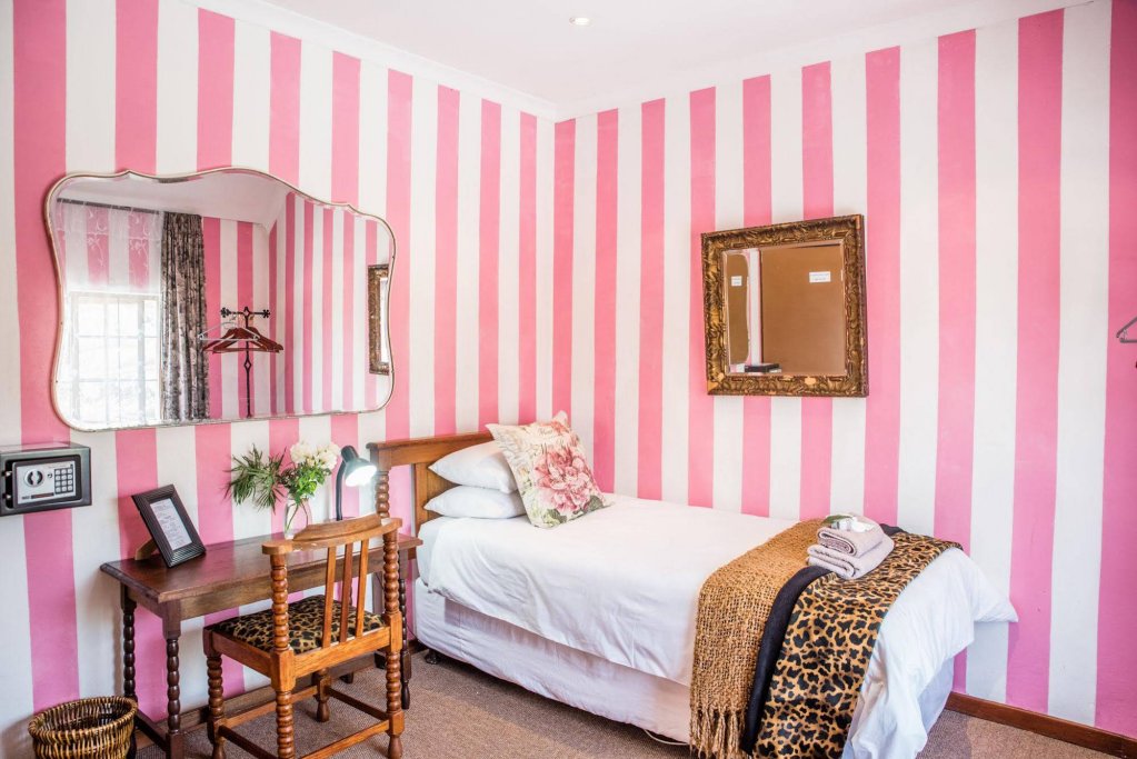 Фото 5th Avenue Gooseberry Guest House