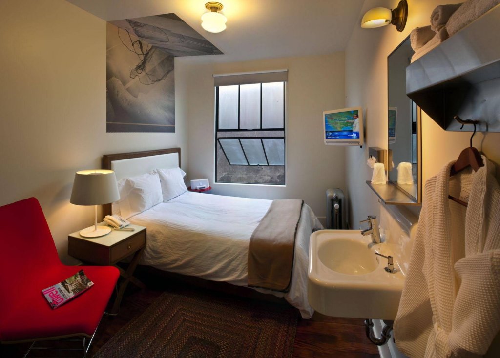 Фото Selina Commodore Astoria